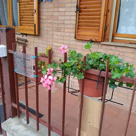 Scacciapensieri Vicino Al Policlinico E Al Centro Siena